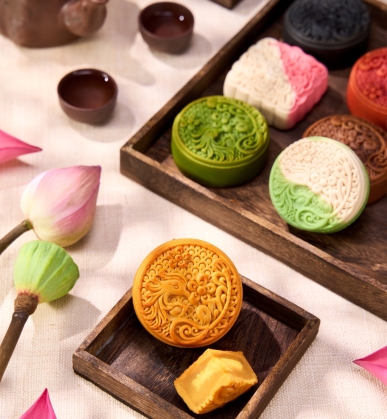 Bánh Trung Thu Đậu Xanh Trứng Muối Hoàng Kim – Dư vị vàng son trong mùa trăng