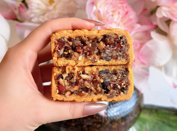 Bánh trung thu cẩm vị ngũ hạt thuần chay
