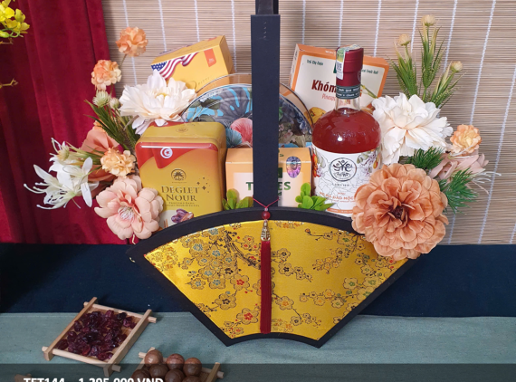 [Pre-order] Giỏ quà Gấm Hoa TET144