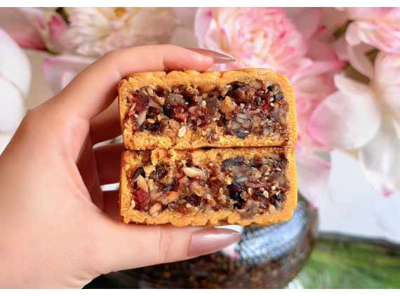 Bánh trung thu cẩm vị ngũ hạt thuần chay