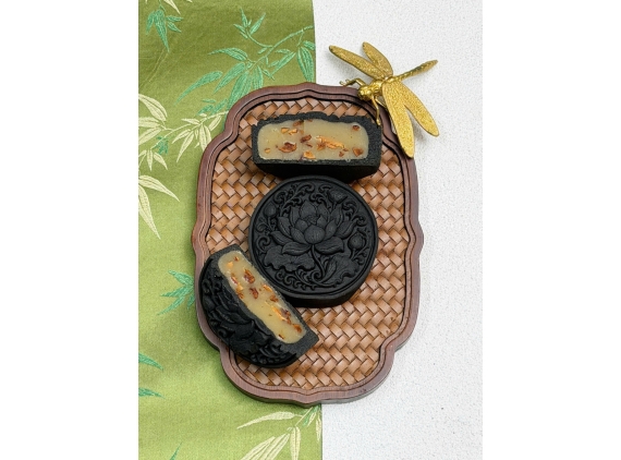 Bánh trung thu hạt sen táo đỏ thuần chay